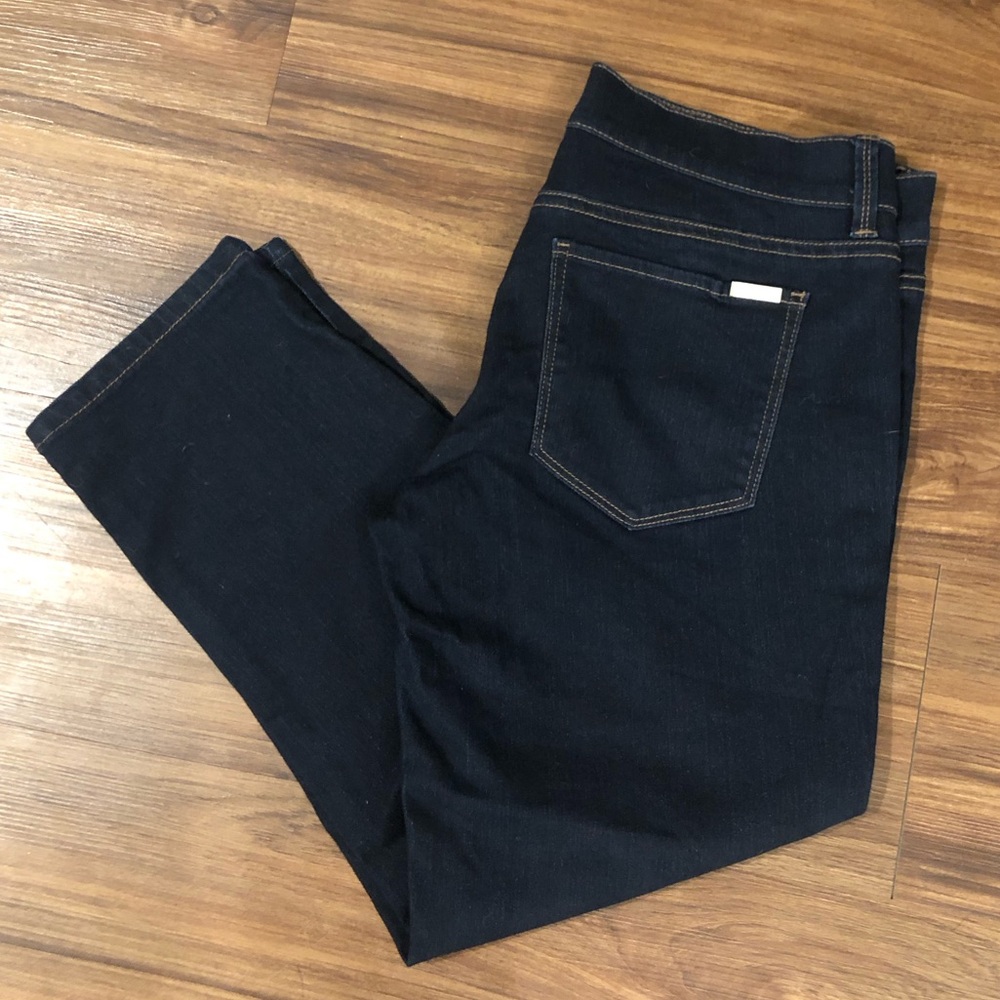 White House | Black Market Dark Denim Capri Pant